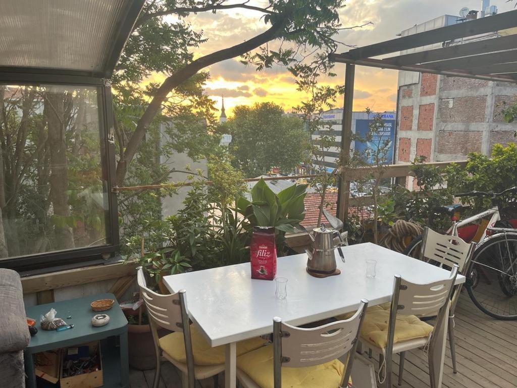 Central Apartment Kadikoy Terrace Bbq Close 2 Block Ferry Bull Metro Nighlife Isztambul Kültér fotó